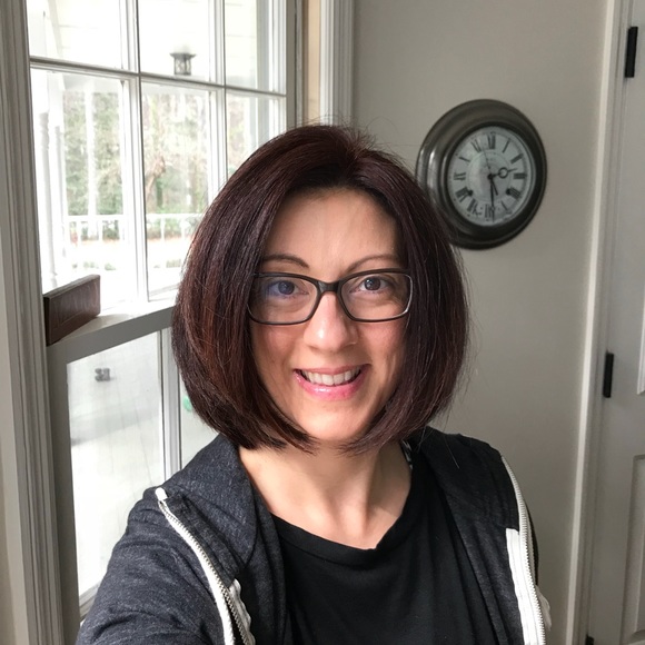 Meet your Posher, Melissa - Picture 1 of 1